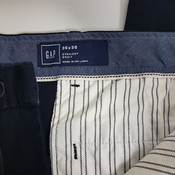 Gap Men's Khaki Straight fit pants(36x30) - Picture 3 of 4